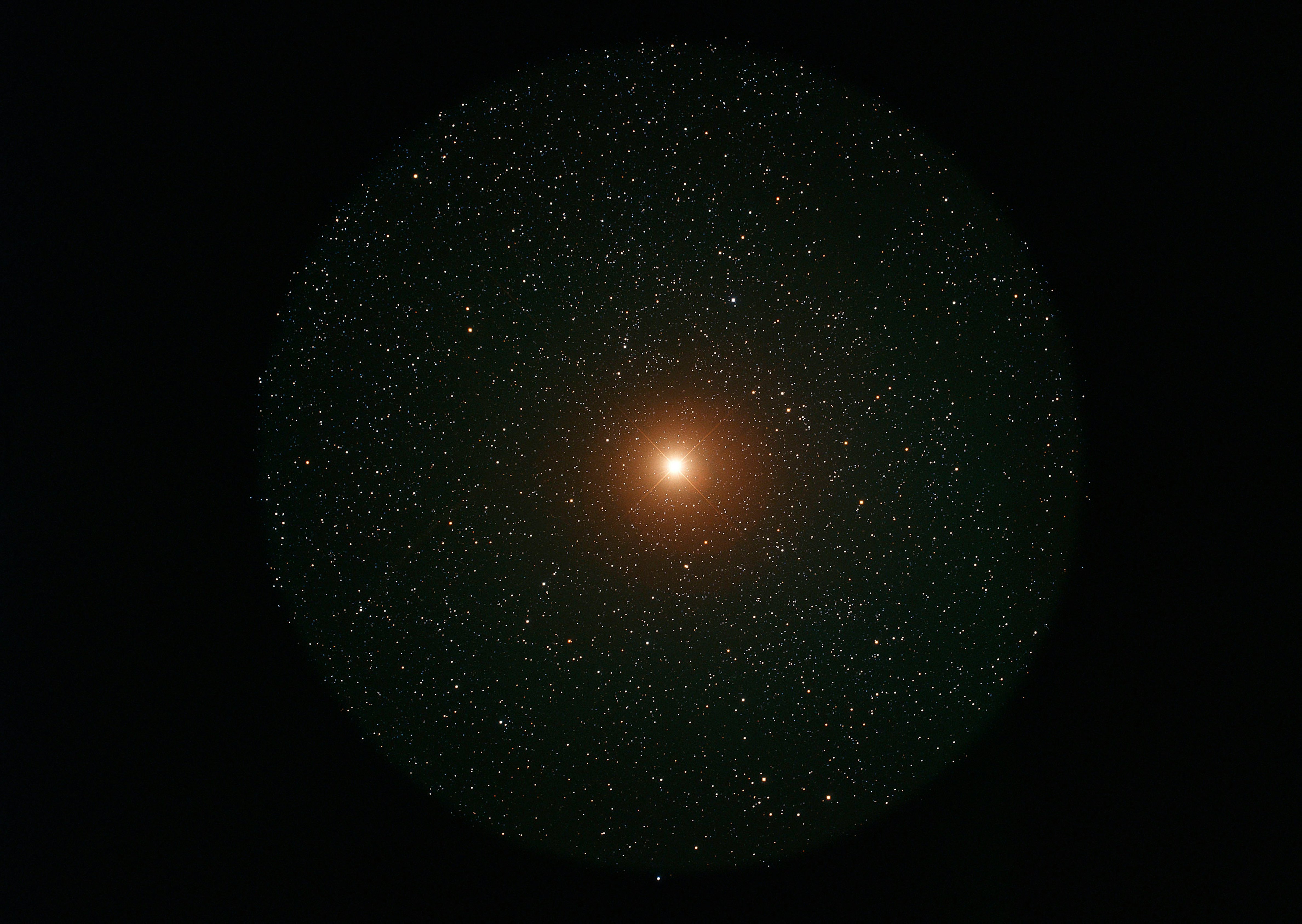 Звезда Бетельгейзе в телескоп