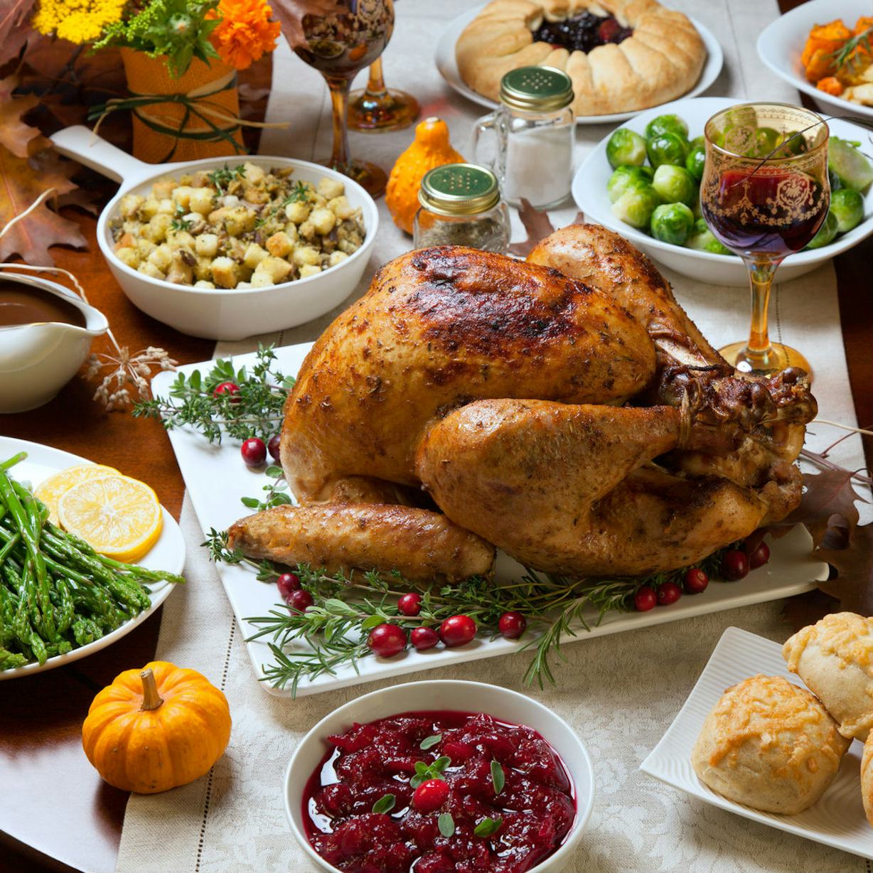 How To Make Thanksgiving Dinner In 5 Hours & Spend More Time With Family