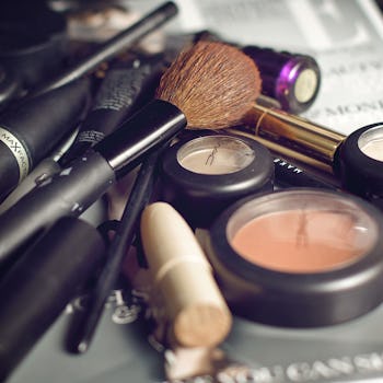 9 Makeup Tricks That Help You Look More Awake After A Sleepless Night