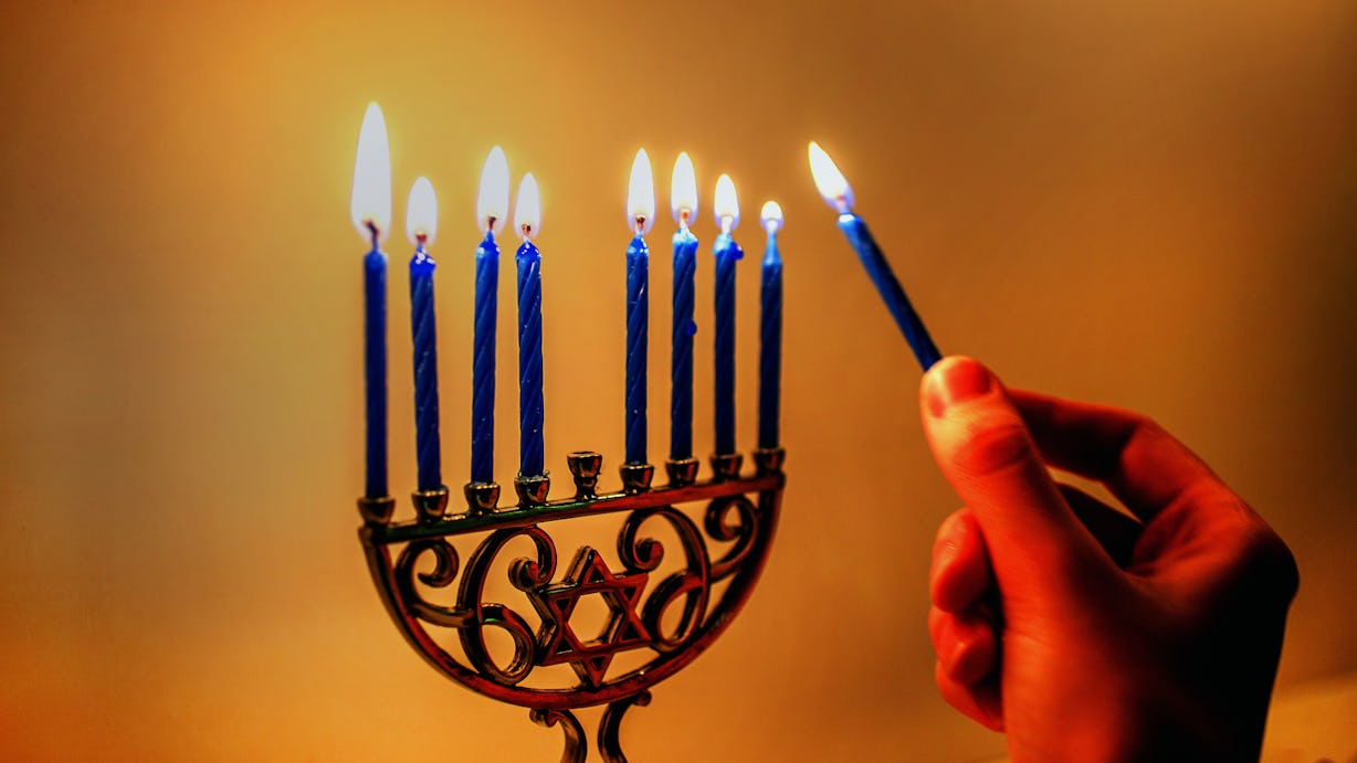 6 Menorah Cleaning Hacks To Help You Remove That Stubborn AF Wax
