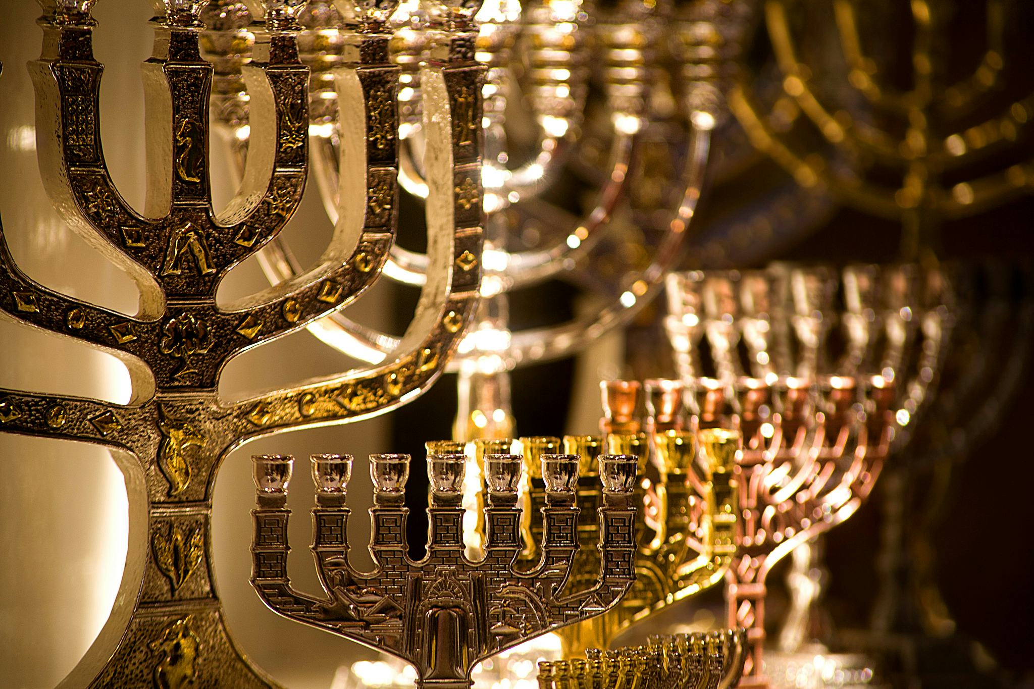 6 Menorah Cleaning Hacks To Help You Remove That Stubborn AF Wax