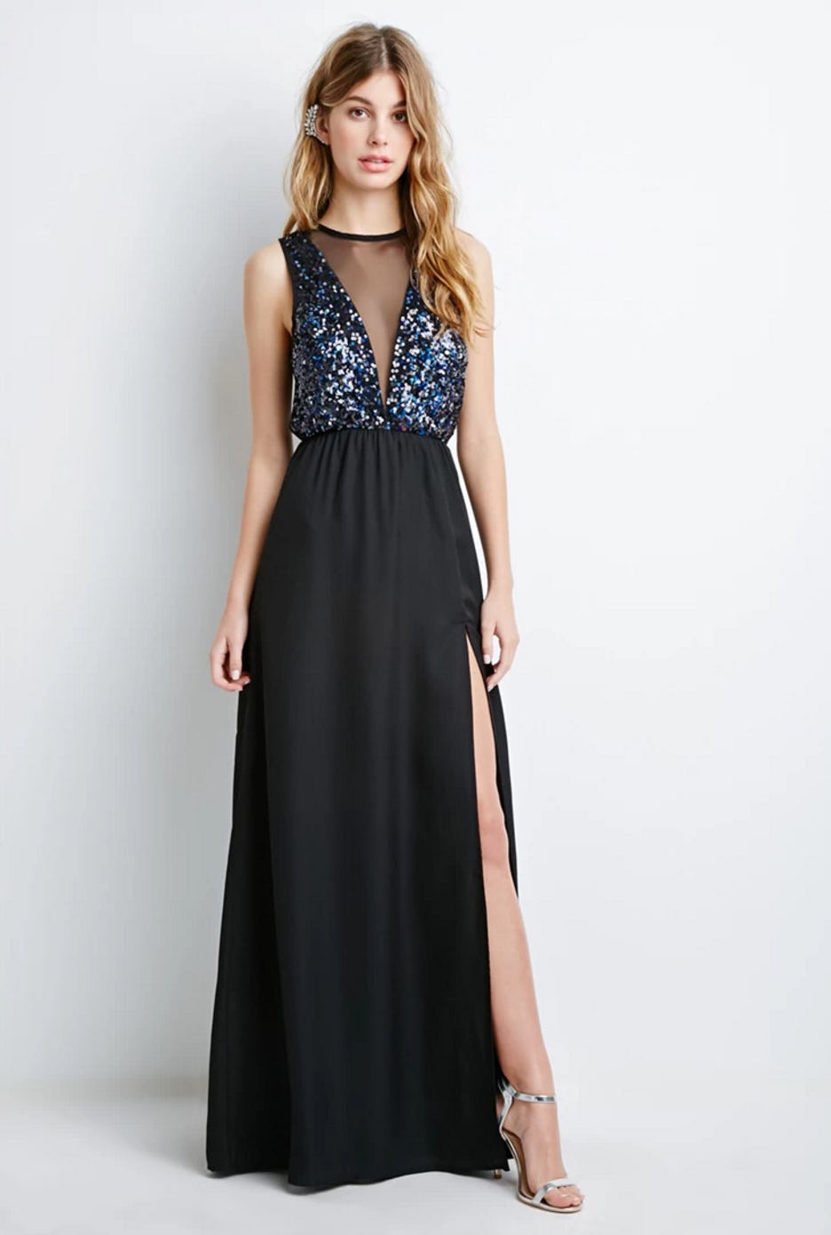 11 Dreamy Holiday Dresses That'll Light Up Every Party This Season