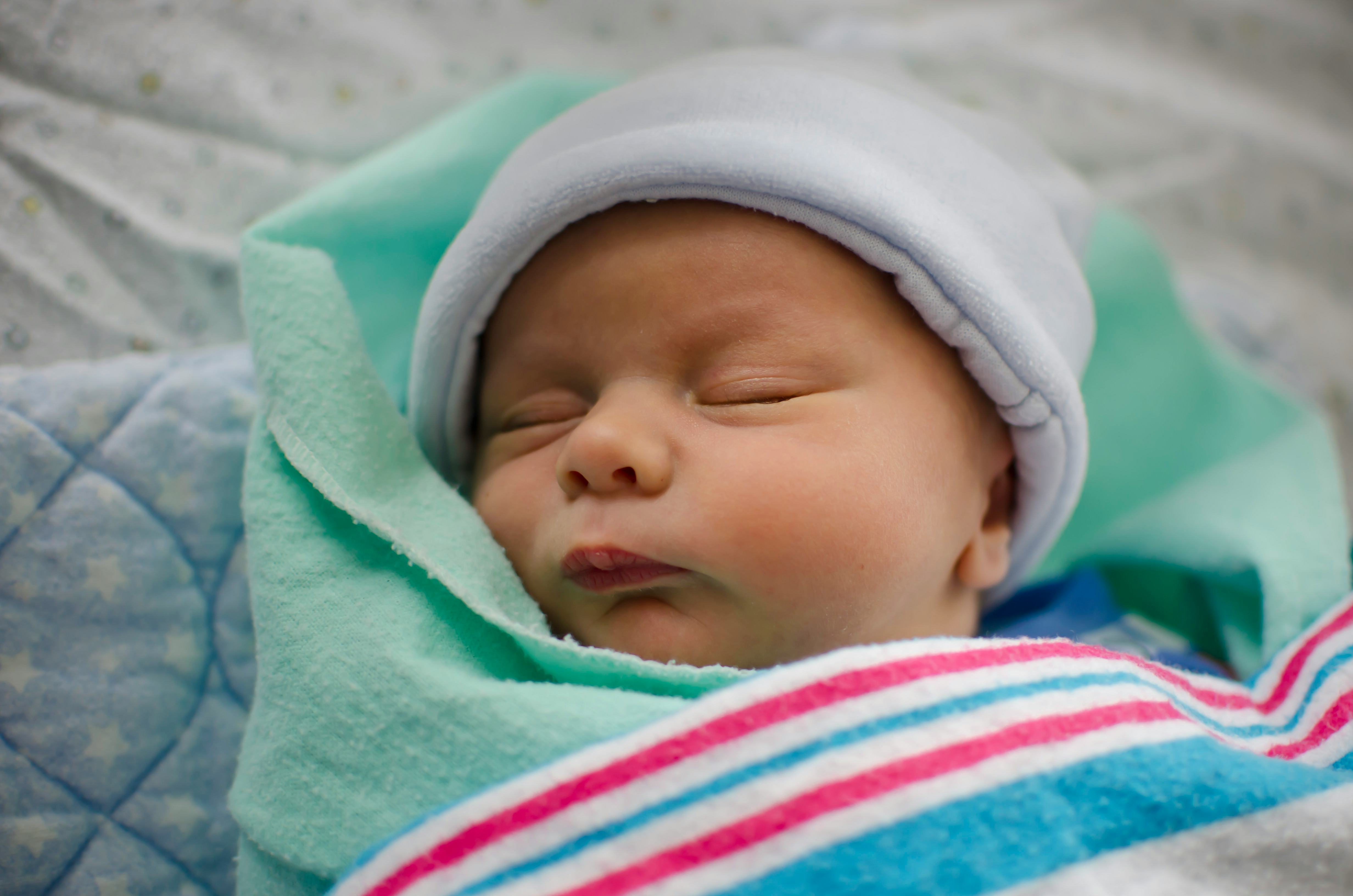 What Does EBF Mean? 9 Ways To Make The Process Easier For You & Baby