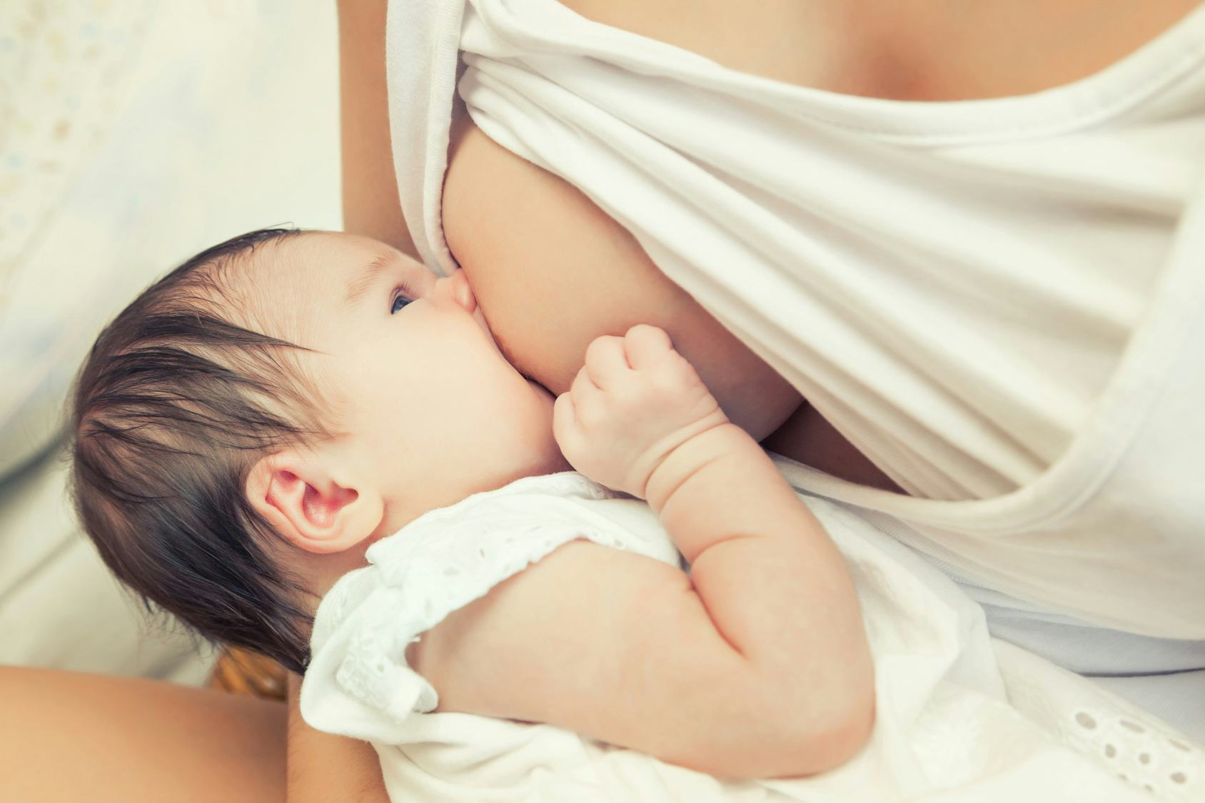 How To Get A Deeper Latch When Breastfeeding & Prevent Pain Along The Way