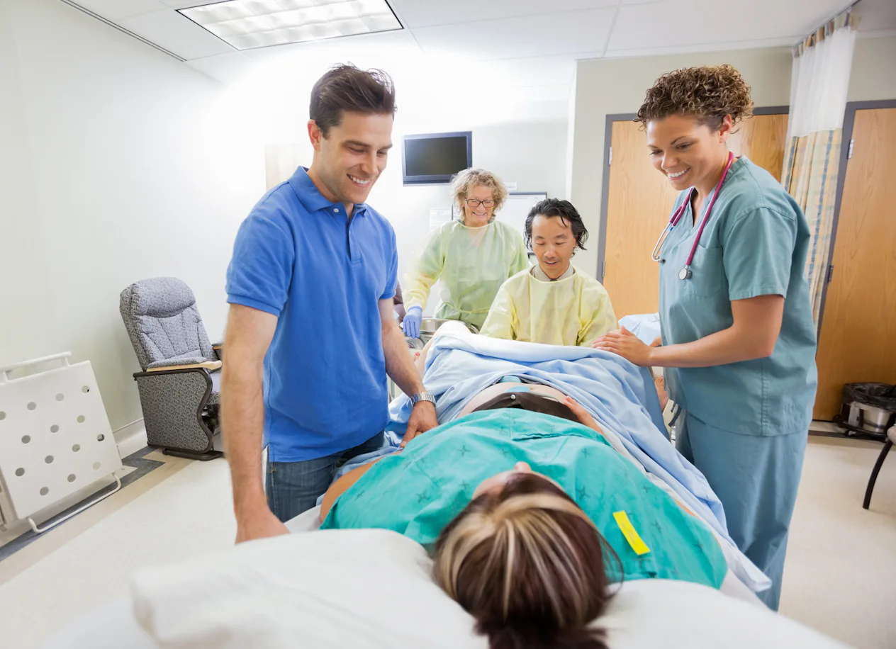 6 Signs & Symptoms Of Back Labor To Look Out For