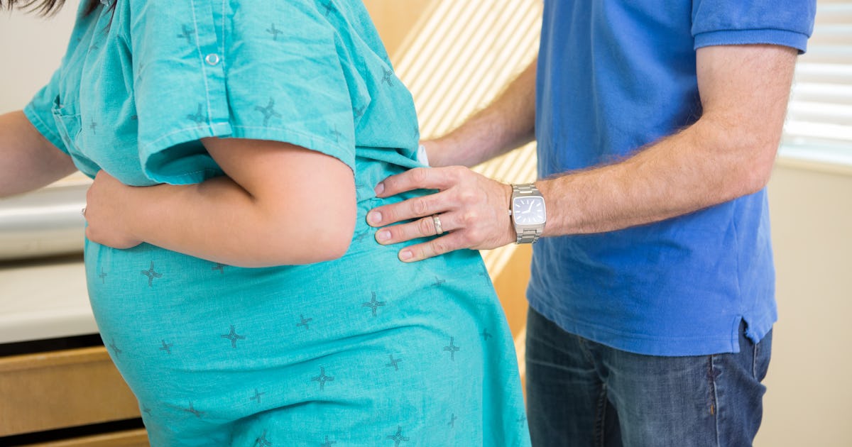 6 Signs & Symptoms Of Back Labor To Look Out For