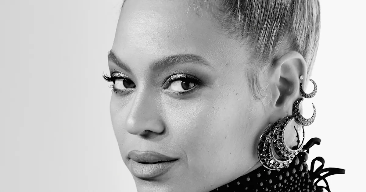 Reactions to Beyonce's CMA Performance Were Praising The Queen