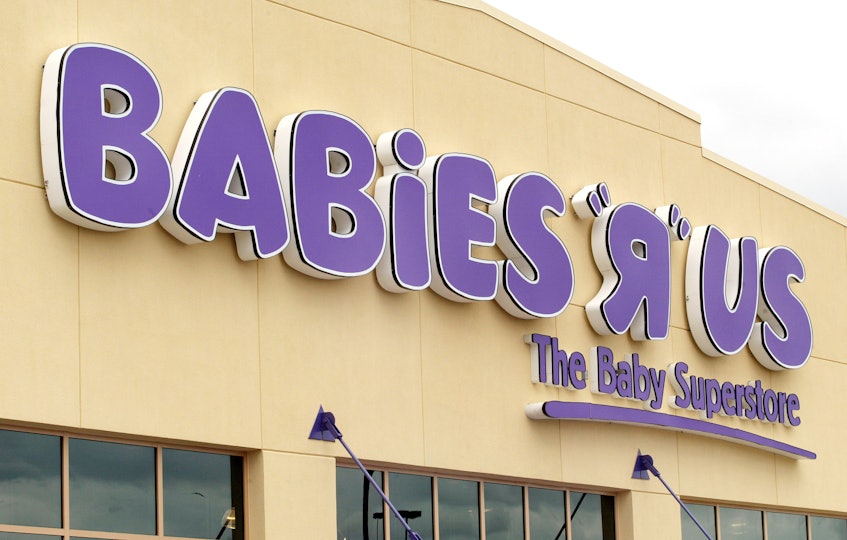 The 2016 Babies R Us Cyber Monday Sales That Moms-To-Be Will Want To Stock Up On