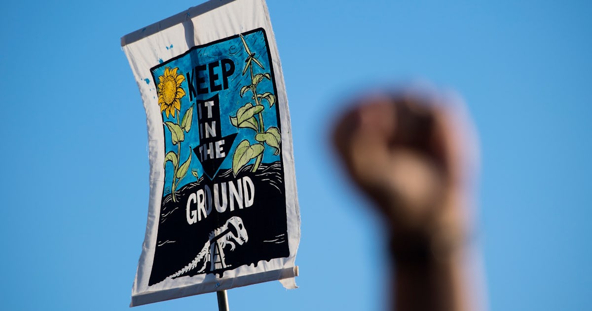 DAPL Protesters Won't Be Removed, But Authorities Issue A Confusing Warning