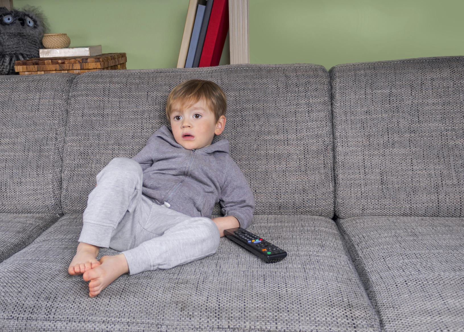 9 Signs Your Toddler Is Watching Too Much TV