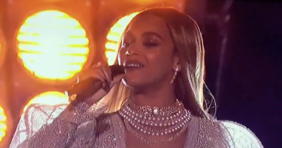 Beyonce's CMAs Performance Slayed, Just As Everyone Expected