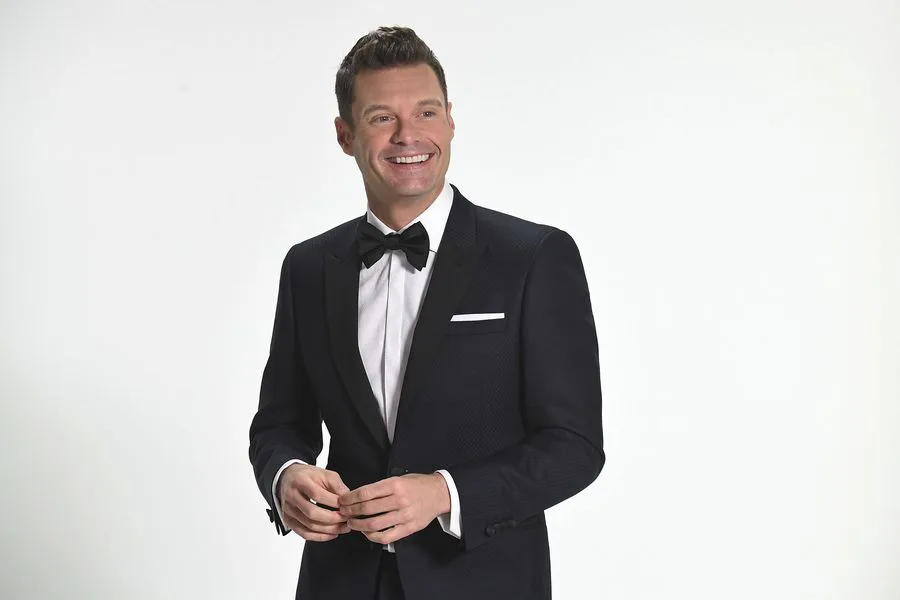 How To Stream New Year's Eve TV Specials & Bring In 2017 The Right Way