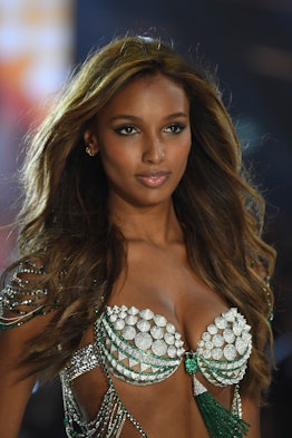 Who Is Jasmine Tookes? The Victoria's Secret Model's Fashion Show Garb Is  Unforgettable