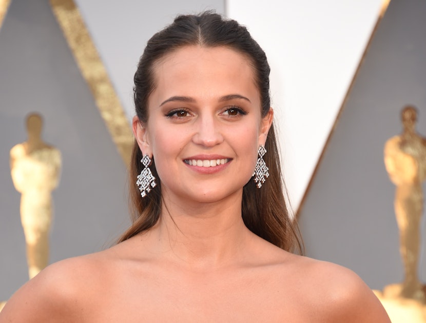 Alicia Vikander's Oscars Dress Was Totally Unexpected & Completely