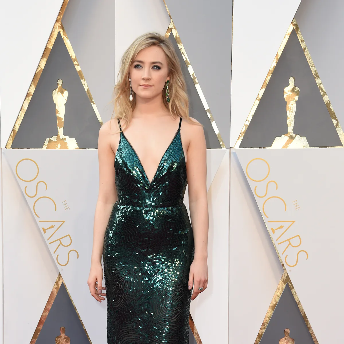saoirse ronan green dress Saoirse Ronan Is Drop Dead Gorgeous In Green On The Oscars Red Carpet