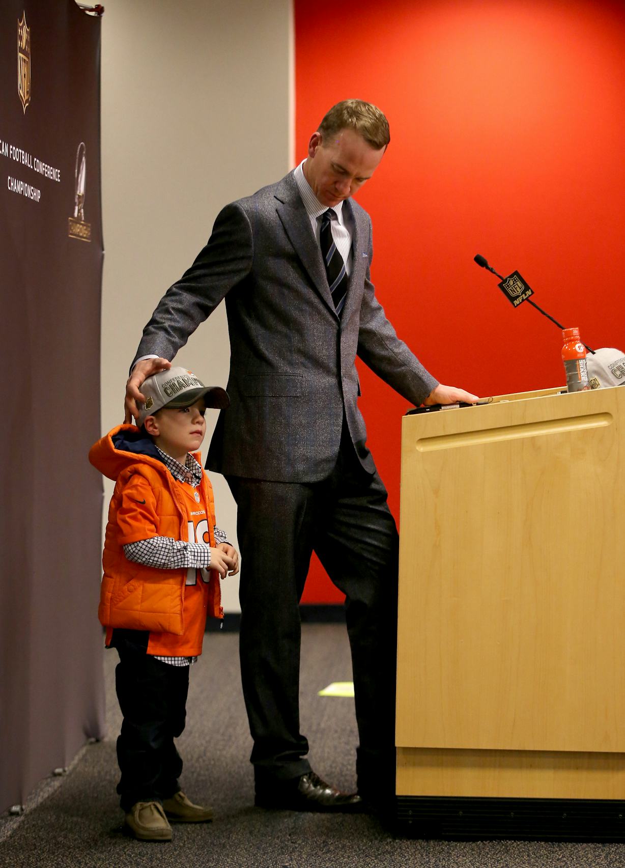 Does Peyton Manning Have Kids - o2dgw9w