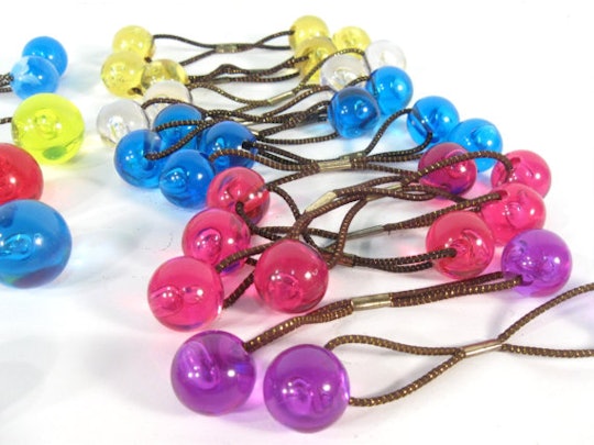 13 Accessories Every '90s Cool Girl Used In Her Hair If She Was Totally Fly