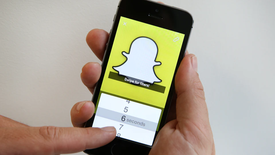 How To Make A Video Call On Snapchat & Interact With Friends In Real Time