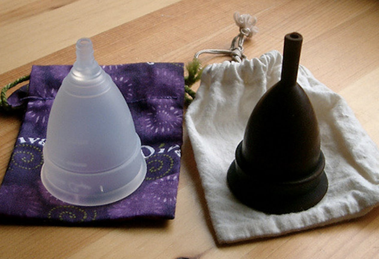 Menstrual Cups & TSS — 3 Things To Know About About The Risk