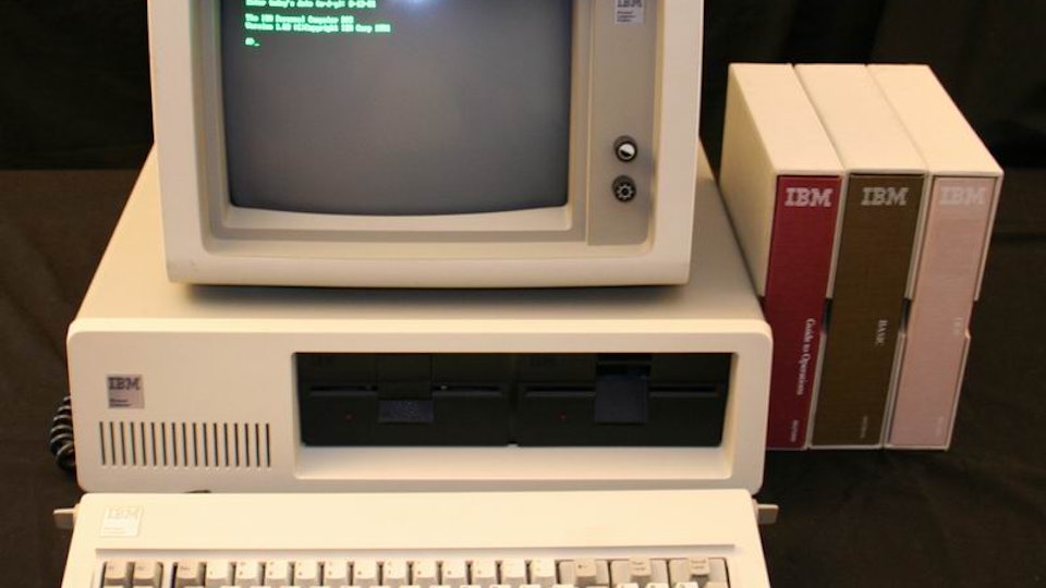 13 Things Every 90s Girl Did On The Computer Long Before 13 Things Every 90s Girl Did On The Computer Long Before