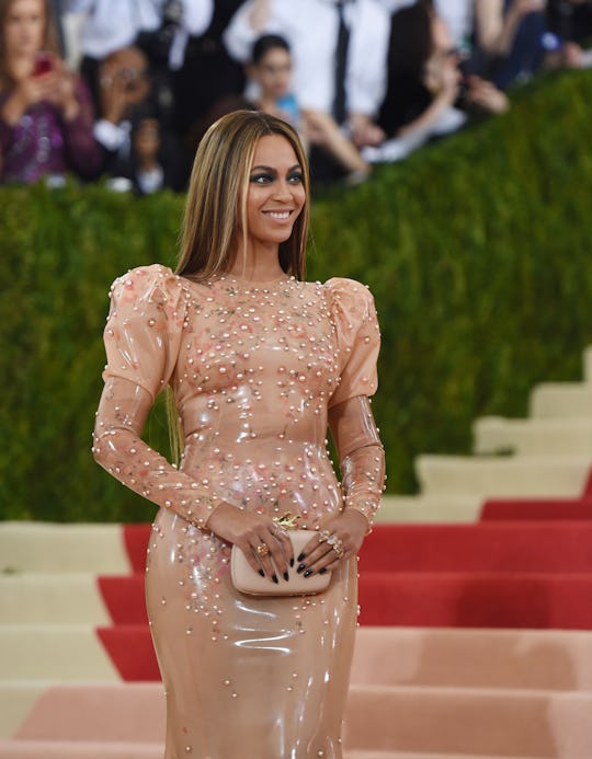 Twitter Reactions To Beyonce'S Met Gala Dress Were Unsurprisingly Split