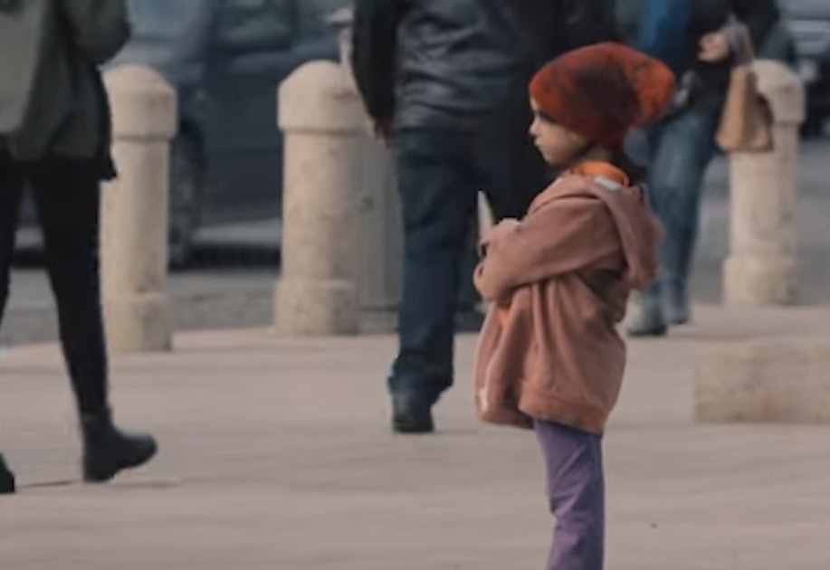 This Girl Pretended To Be Abandoned For A Social Experiment, & The Response  Was Disturbing