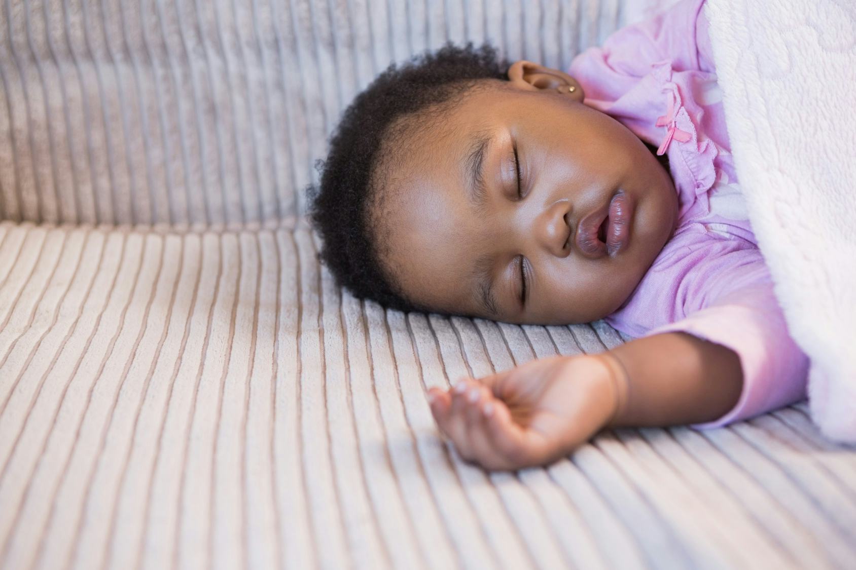 8 Times When You Definitely Shouldn't Let Your Baby "Cry It Out"