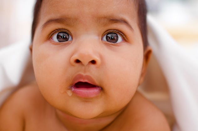 9 Signs Your Baby Is Teething, & Not Just Crying