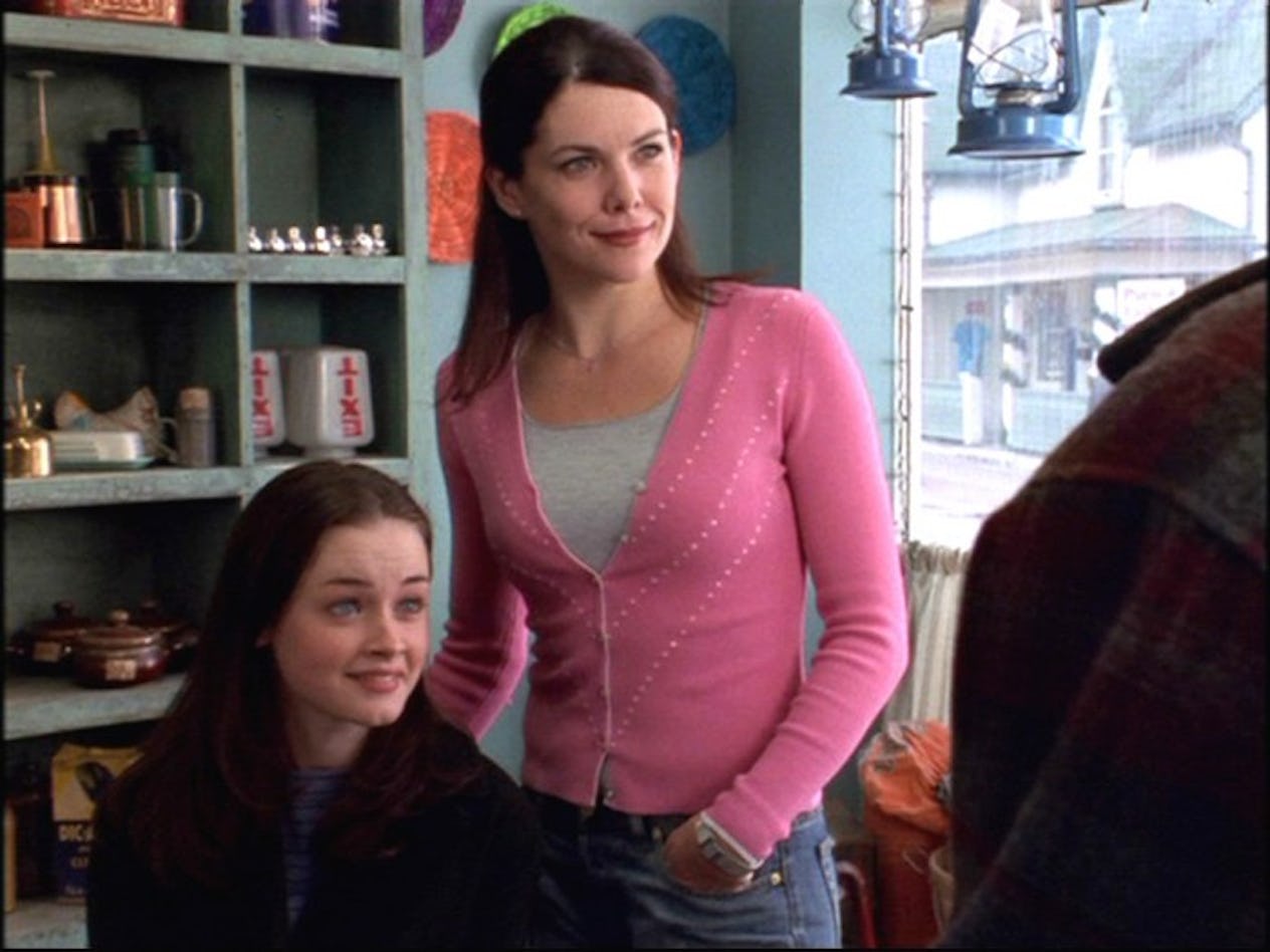 11 Easy Lorelai & Rory Mother-Daughter Halloween Costumes For True ...