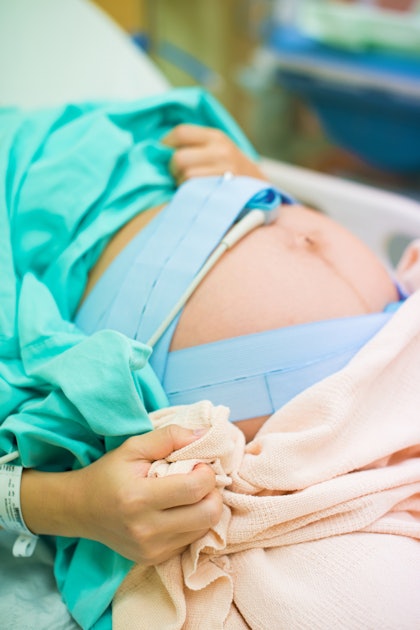 21 Women Describe What A Contraction Actually Feels Like