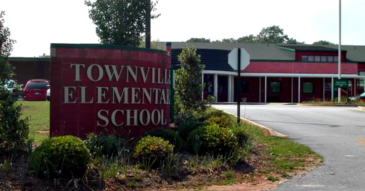 How To Help The Townville Elementary Shooting Victims In An Informed Way