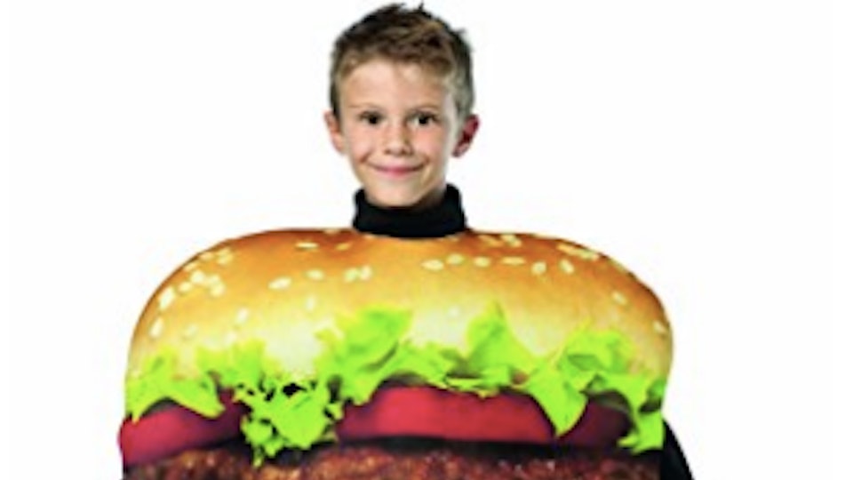 7 punny sibling halloween costume ideas thatll keep people laughing