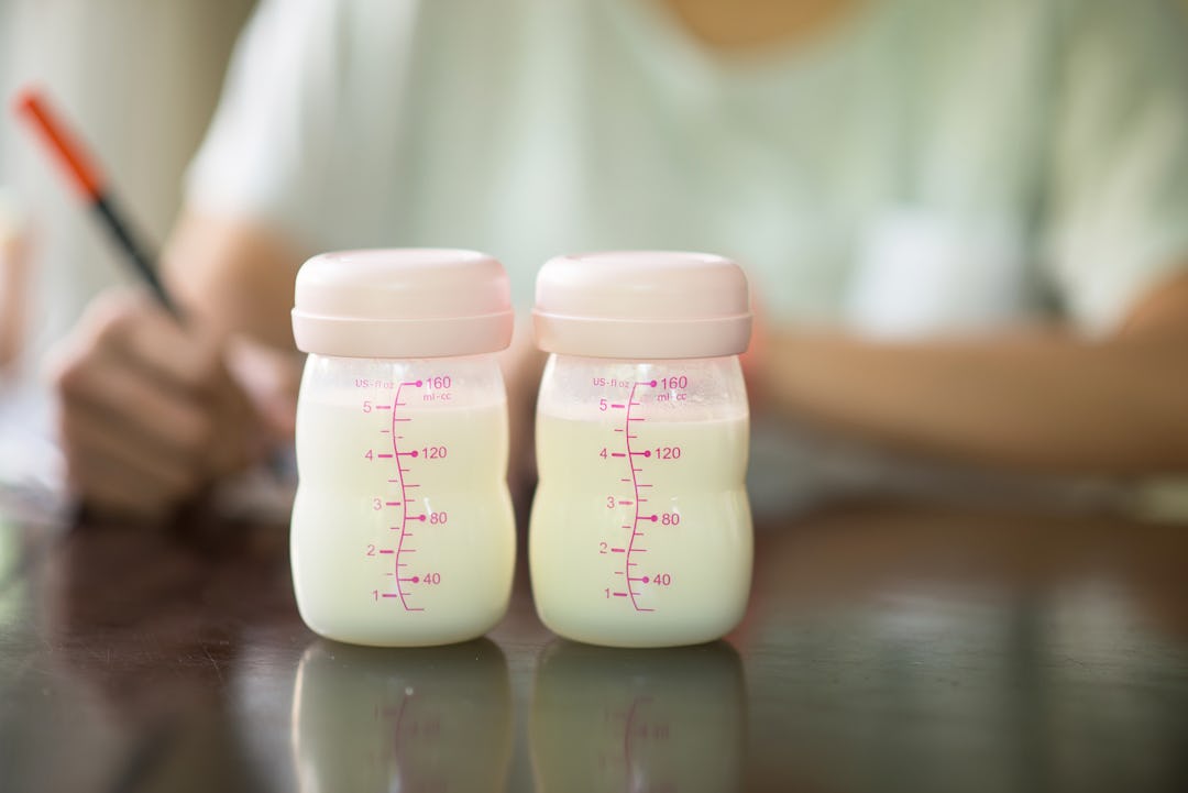What Color Should My Breast Milk Be? Here's What's Normal On The Breast ...