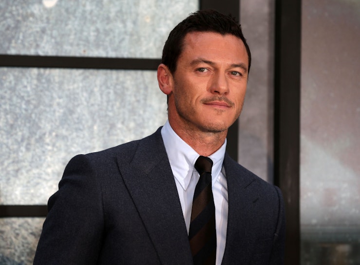 Who Plays Gaston In Beauty And The Beast 2017 Luke Evans Is An