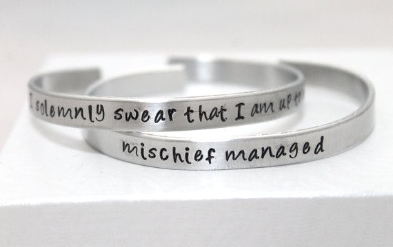 10 Literary Galentine's Gifts For Your Book-Loving BFFs