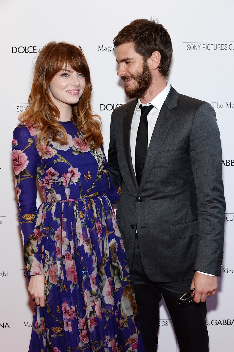 Emma Stone Attempts To Go Incognito With Boyfriend Andrew Garfield Daily Mail Online