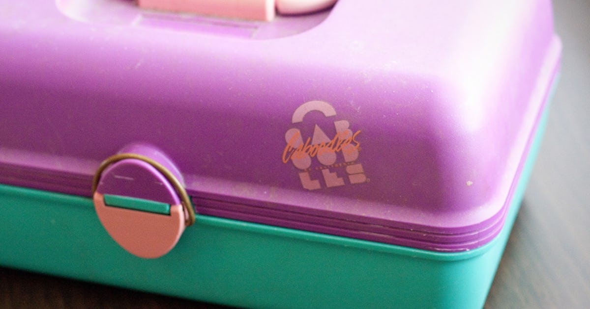What Would Go In Your '90s Time Capsule? People Are Sharing Their
