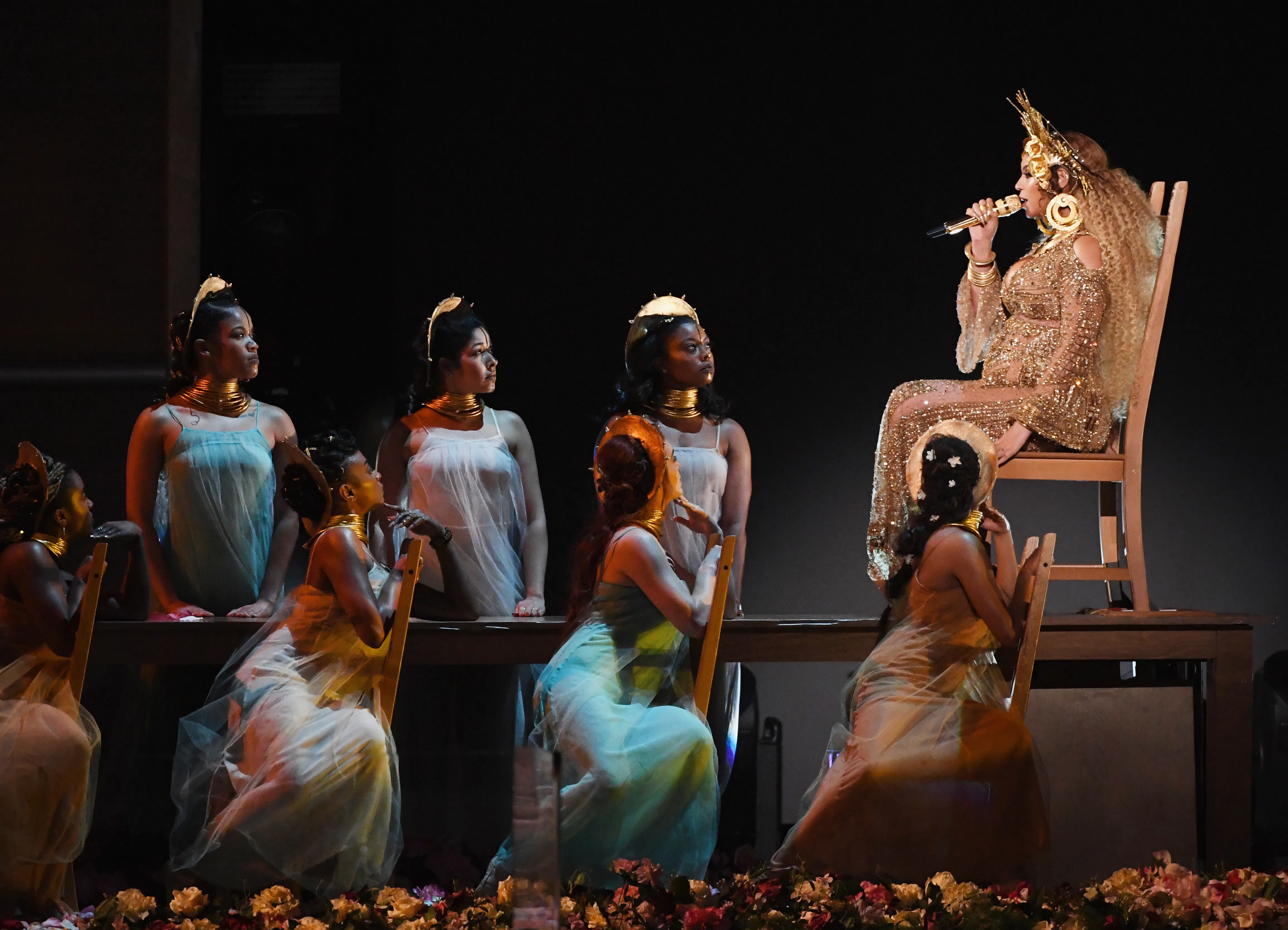 Beyonce Chair Memes At The 2017 Grammys That You Need To See