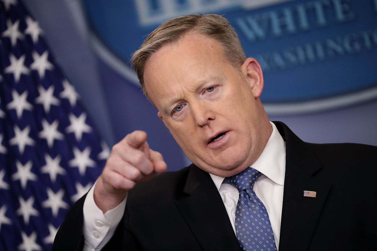 This Video Of Sean Spicer Taking A Skype Question Has Twitter Cracking