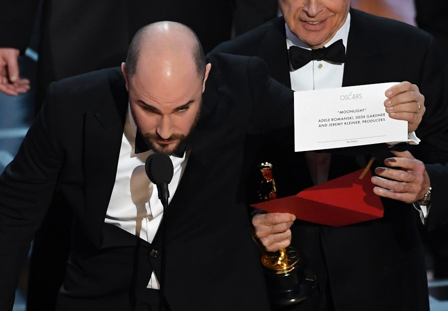 Chip pensum let Who Is Jordan Horowitz? The 'La La Land' Producer Made A Big Impression At  The Oscars