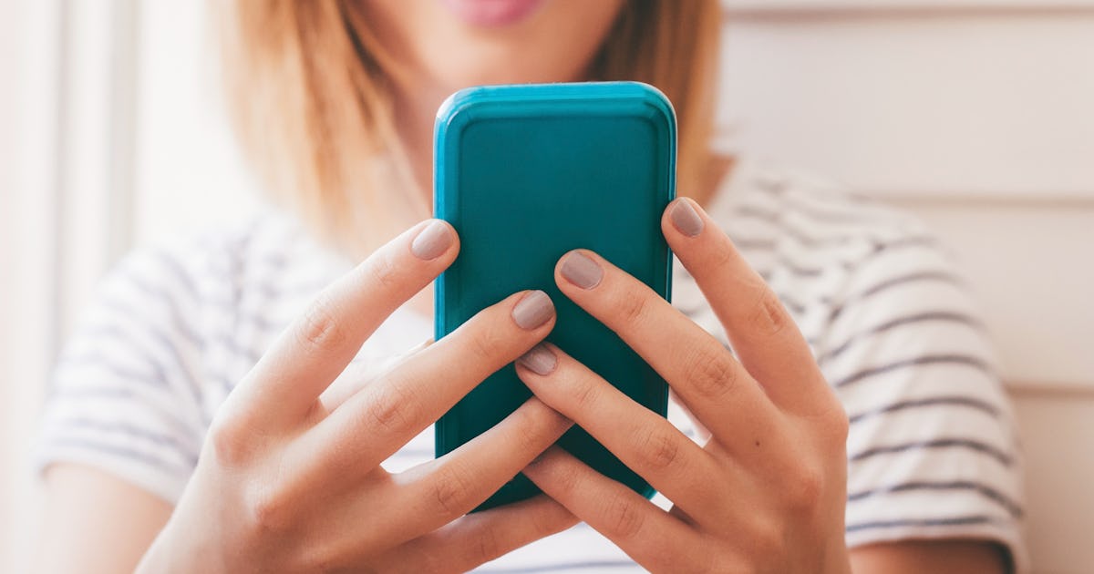 Am I Addicted To Online Dating? 5 Signs It's Time To Take A Break From ...