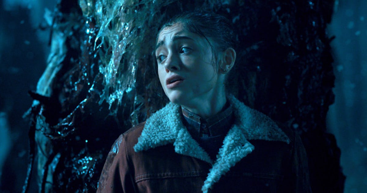 Barb Being Dead In 'Stranger Things' Season 2 Will Be Traumatic For  Nancy, Says Star Natalia Dyer