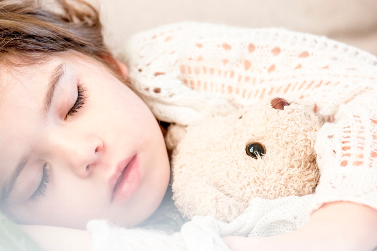 When Do Toddlers Start Using Pillows? Safety Comes First For Sleep