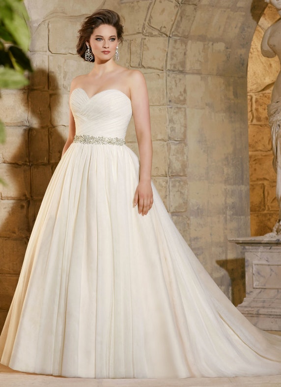 11 Non-Lace Wedding Dresses For Contemporary Brides