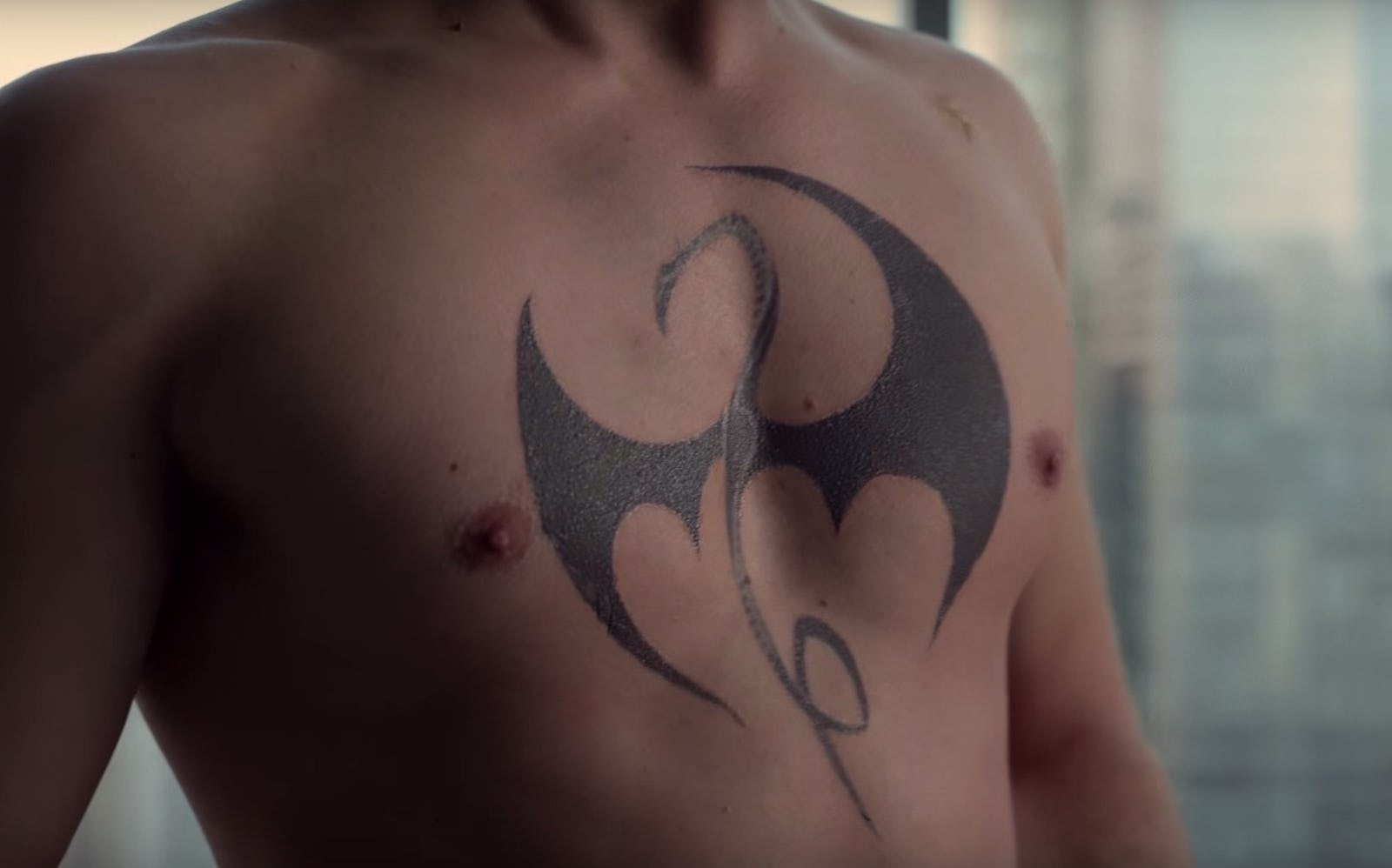 Железный кулак символ