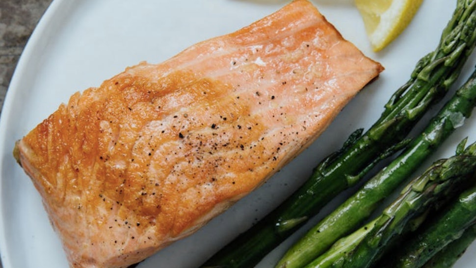 How Long Should You Reheat Fish In The Microwave? Surprise ...
