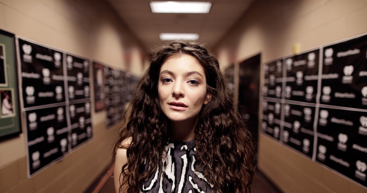 When Did Lorde Break Up With Her Boyfriend Her Green Light Music Video Feels Very Personal