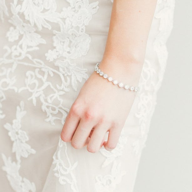 7 Wedding Jewelry Rental Sites To Get Glitzy Without Breaking The Bank