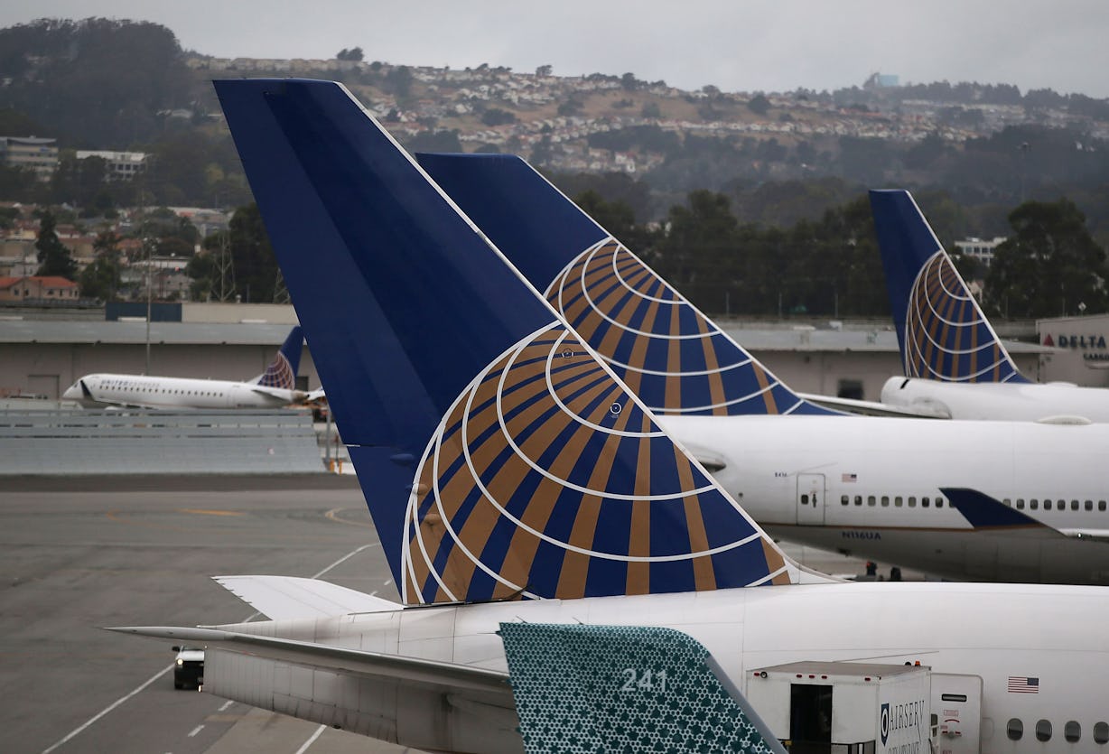 Does The United Airlines Dress Code Rule Apply To Kids? Viral Leggings