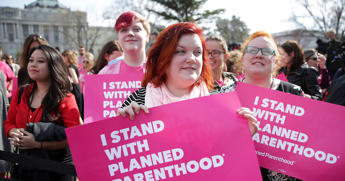 What Is Planned Parenthood's Pink Out Day? March 29 Is A Day To Fight ...